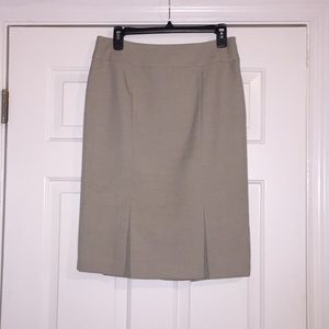 NWOT black label suit skirt